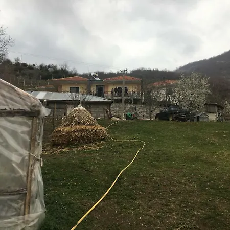 Polis Village منزل ريفي