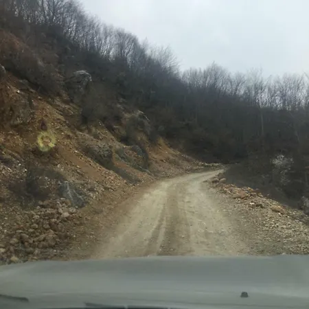 منزل ريفي Polis Village Librazhet